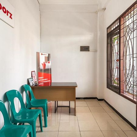 Reddoorz Near Widya Mandala University Surabaya Exterior foto