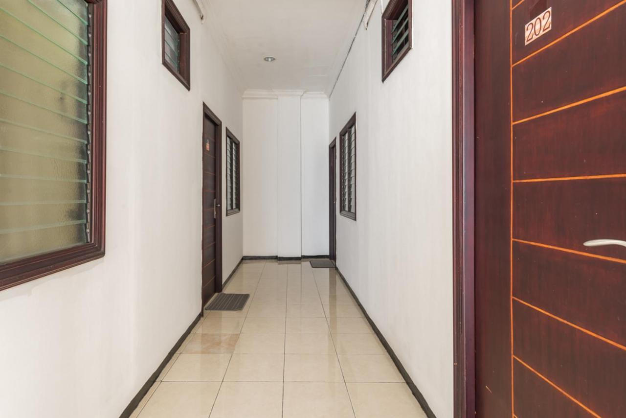 Reddoorz Near Widya Mandala University Surabaya Exterior foto