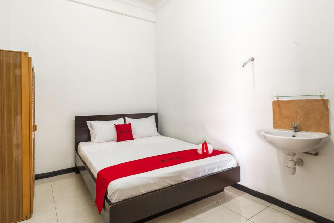 Reddoorz Near Widya Mandala University Surabaya Exterior foto